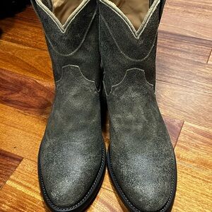 Tecovas Dean in Gravel Suede